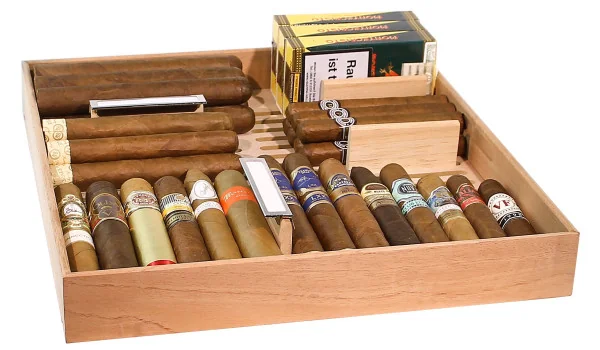 Tarjotin adorini Bari Deluxe -humidoriin